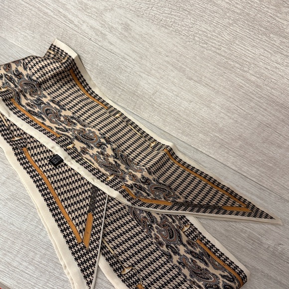 Classic Paisley and Houndstooth Neutral Design Neck Scarf; NWOT - Picture 3 of 4